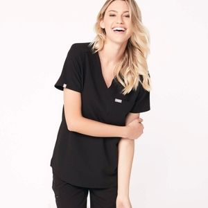FIGS Catarina One-Pocket Scrub Top (Black)